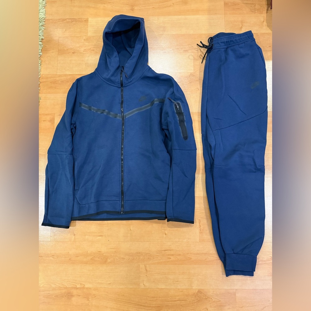NIKE NAVY BLUE TECH FLEECE SET